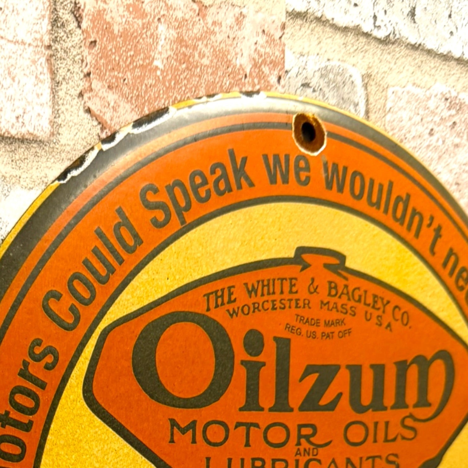 Oilzum Motor Oil Co 12" Round Vintage Porcelain Enamel Pump Plate Sign