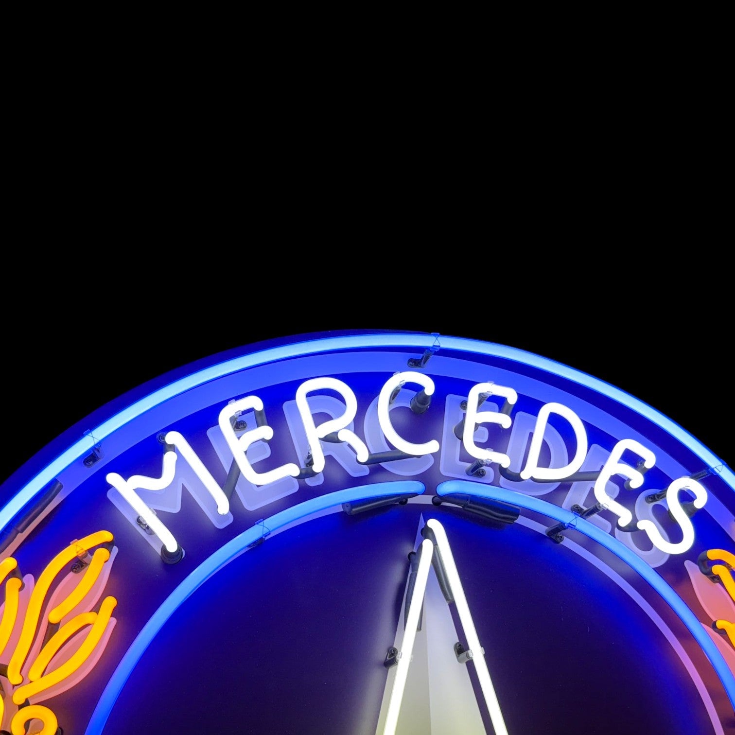 Wreath Emblem Mercedes Glass Neon Porcelain with Steel Can